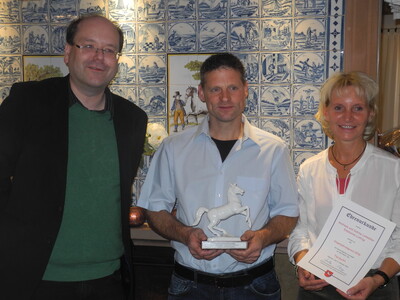 Von links Minister Meyer, Andreas Lohmüller, Sabine Lohmüller